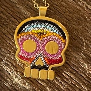 Morena Corazon skull necklace, Morena Corazón Dije Calaca arte huichol México,